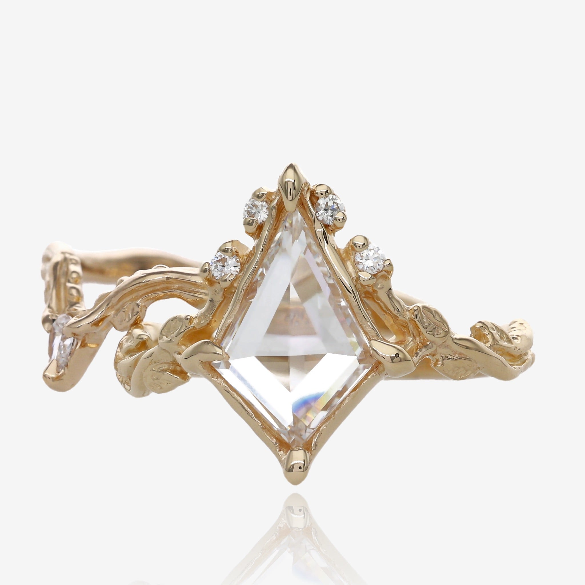 Faerie Crown Kite Diamond Yellow Gold Wedding Set