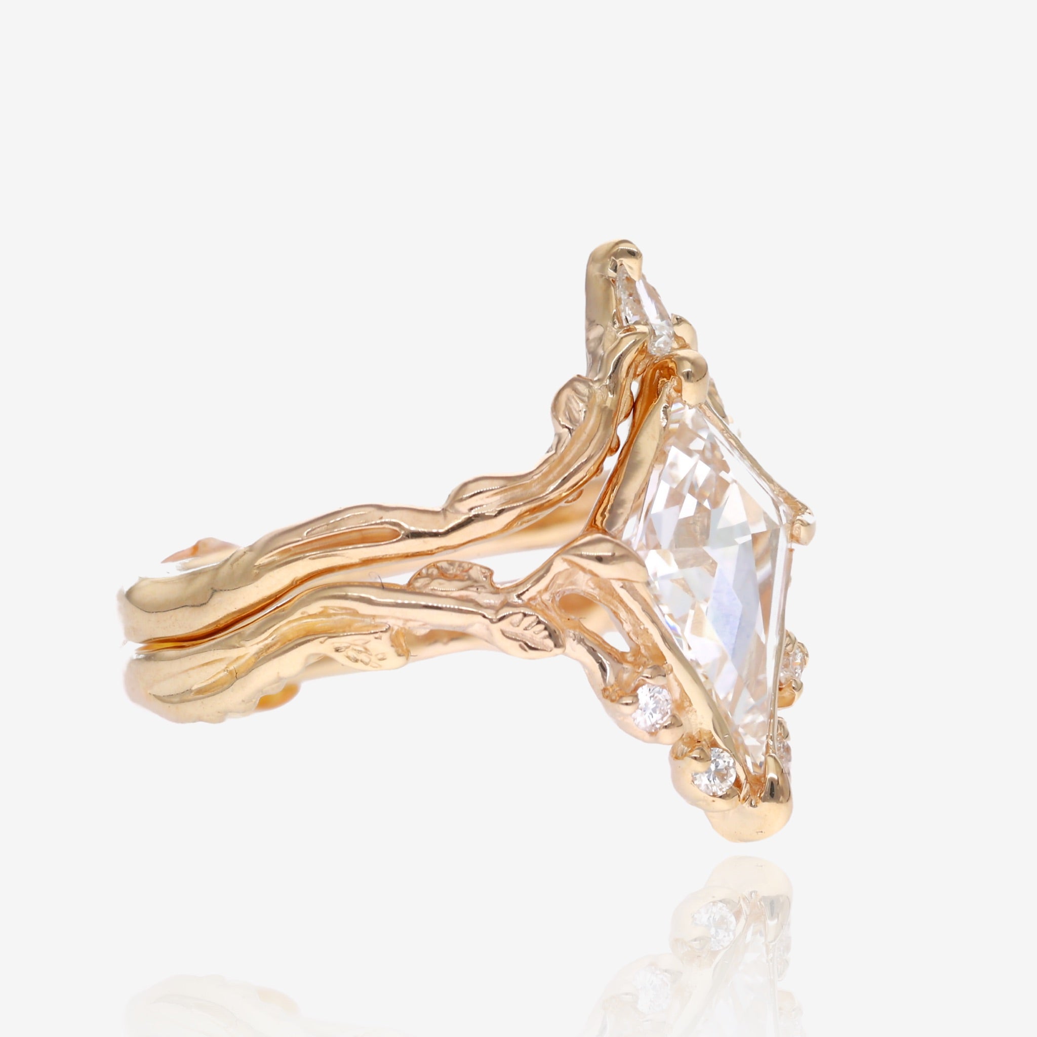 Faerie Crown Kite Diamond Yellow Gold Wedding Set