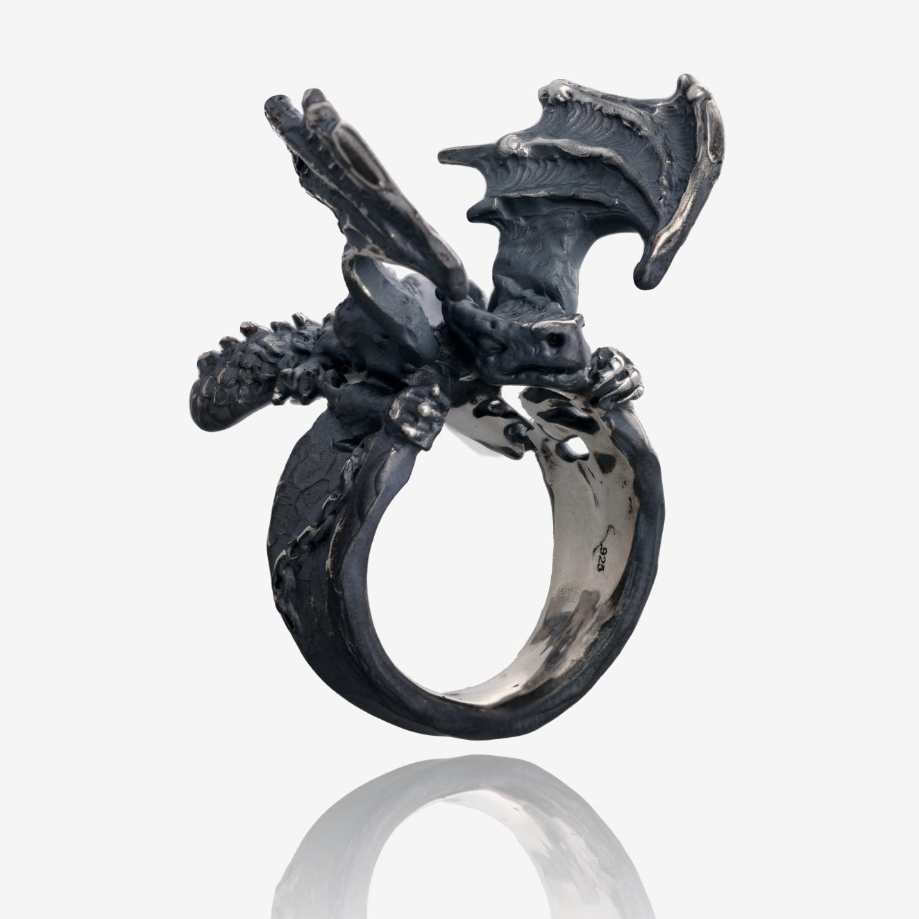 Georgie the Dragon, A Beastly Large Ring