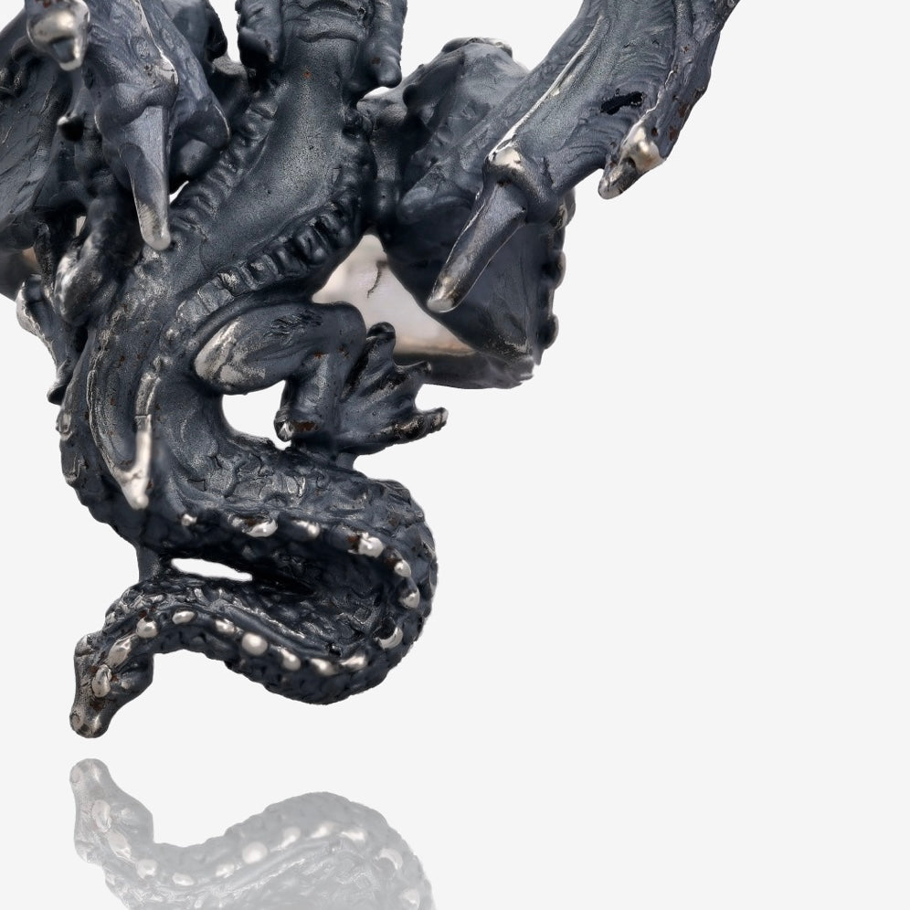 Georgie the Dragon, A Beastly Large Ring