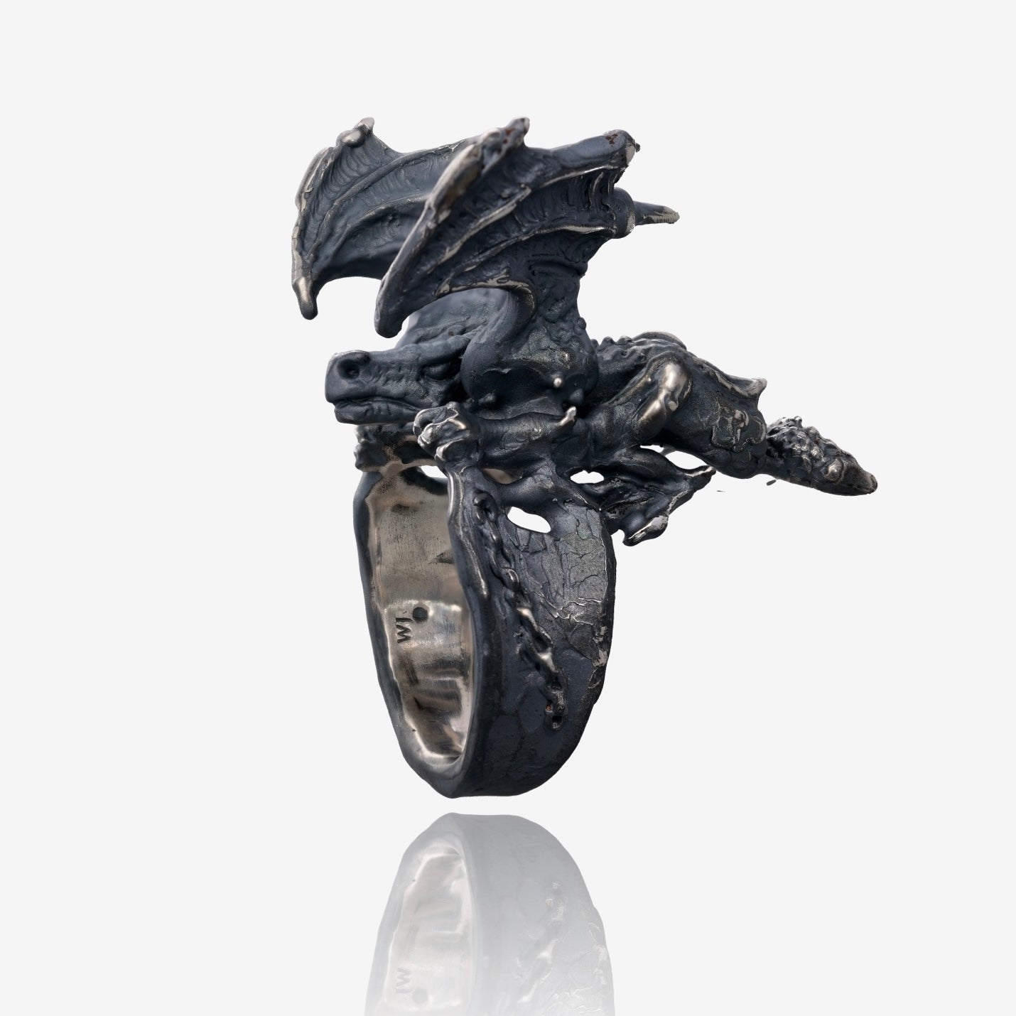 Georgie the Dragon, A Beastly Large Ring