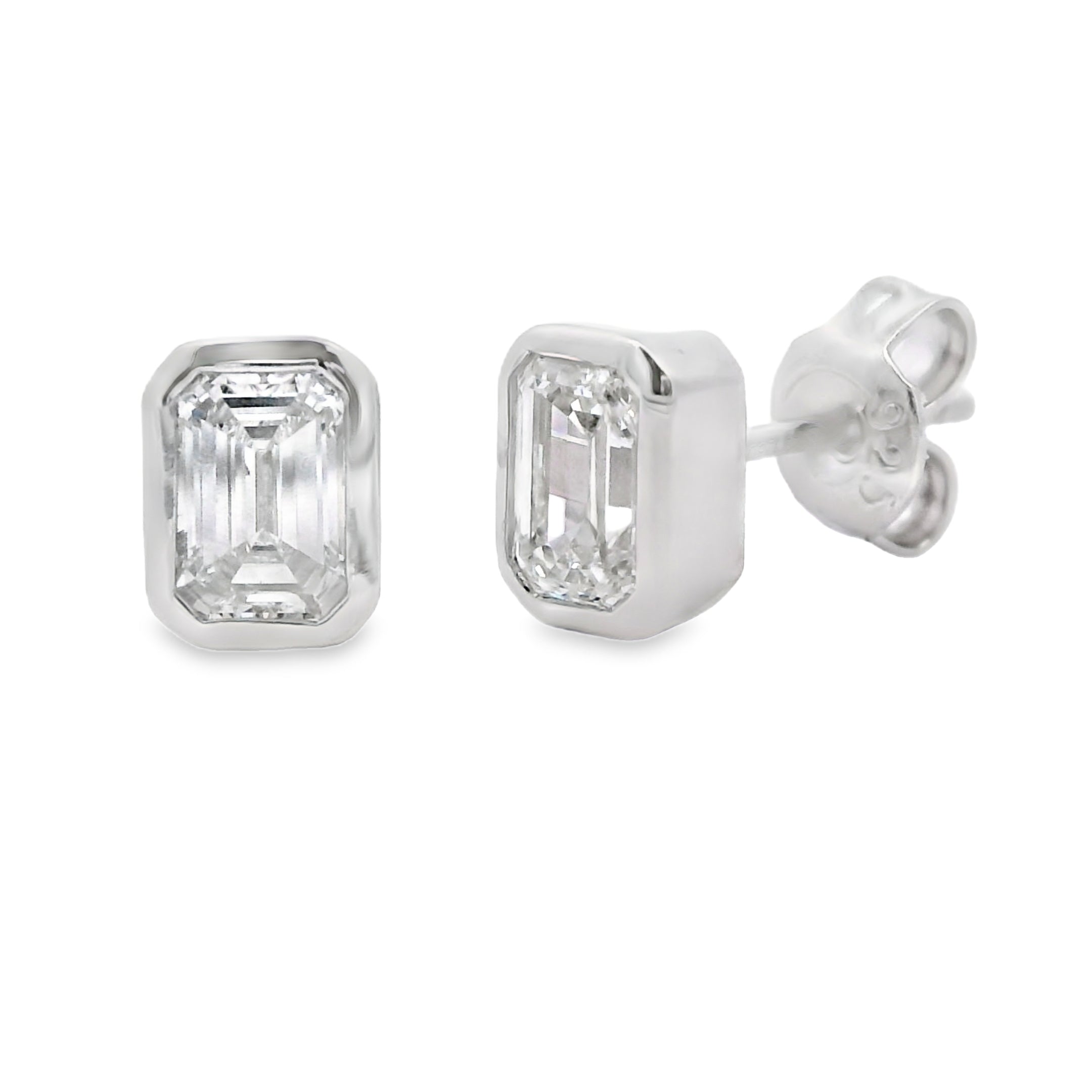 The Sparkling Edge Emerald Diamond Earrings