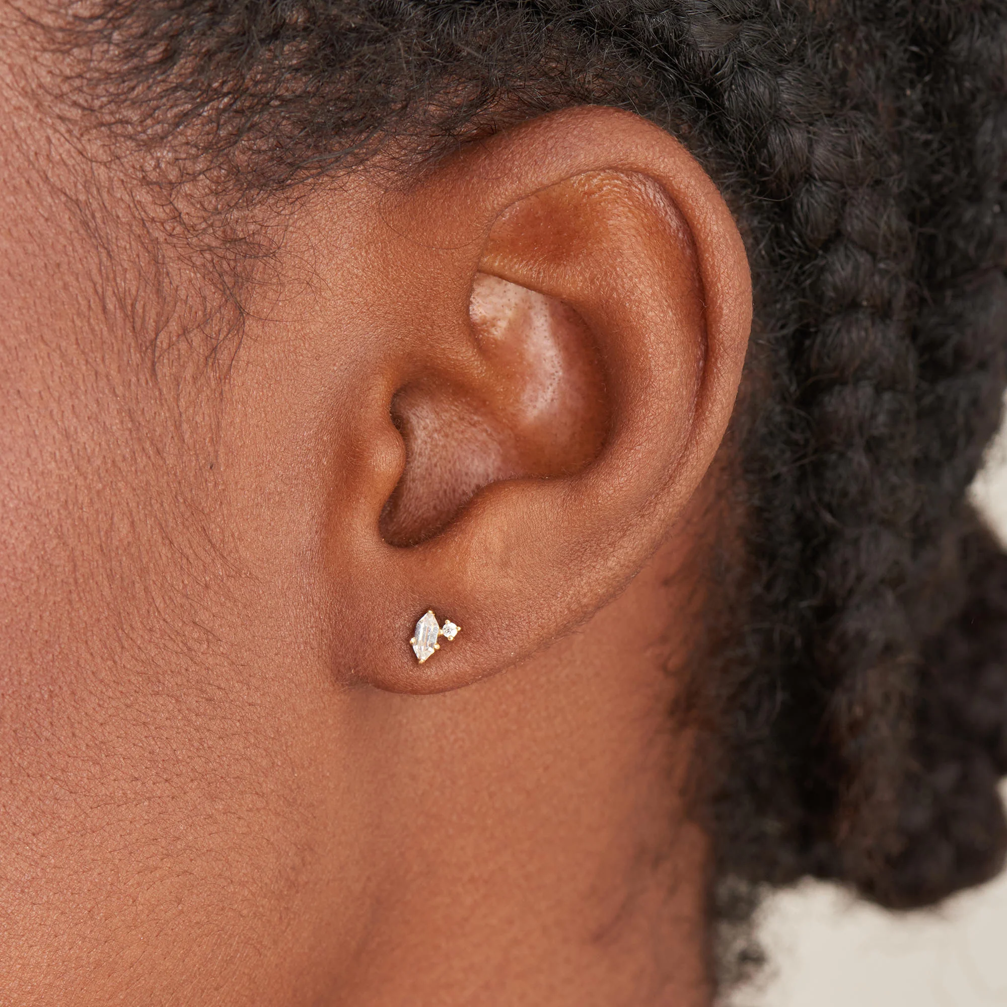SPARKLE EMBLEM STUD EARRINGS