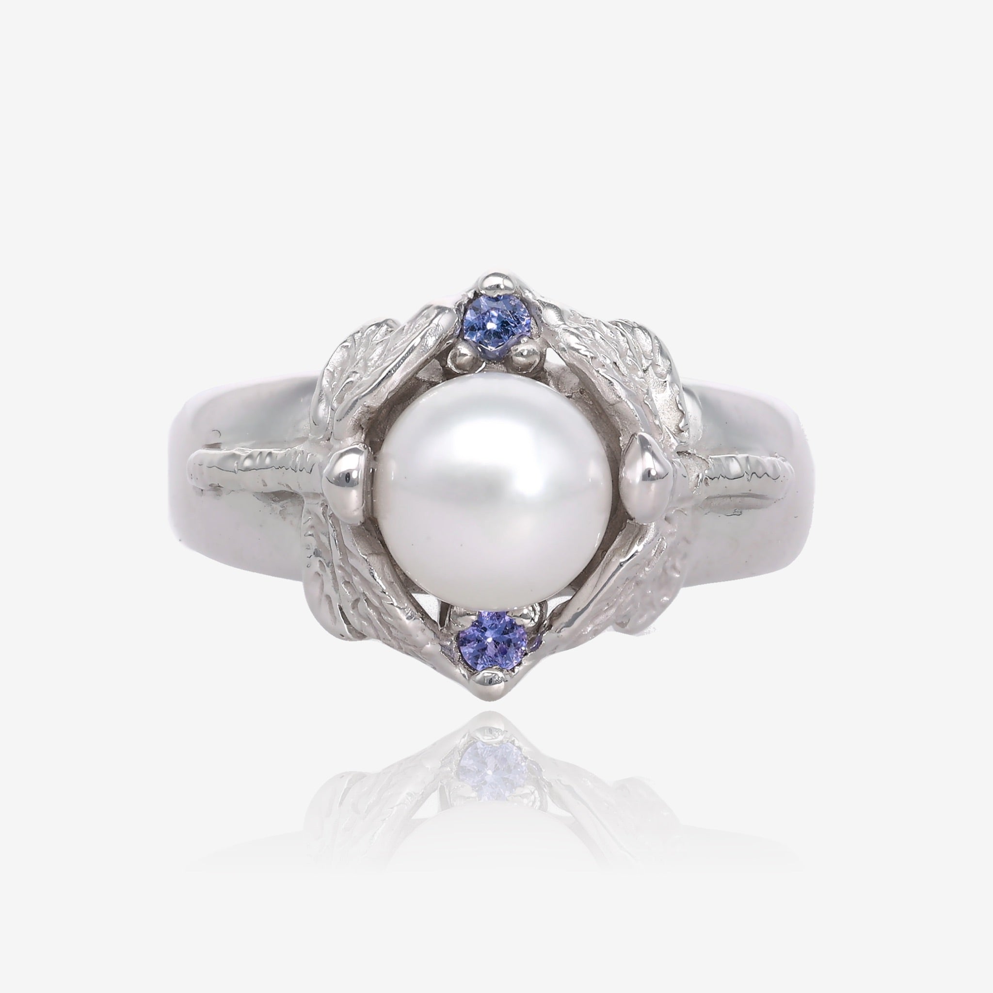 Dewdrop Pearl Ring with Twin Dragonflies