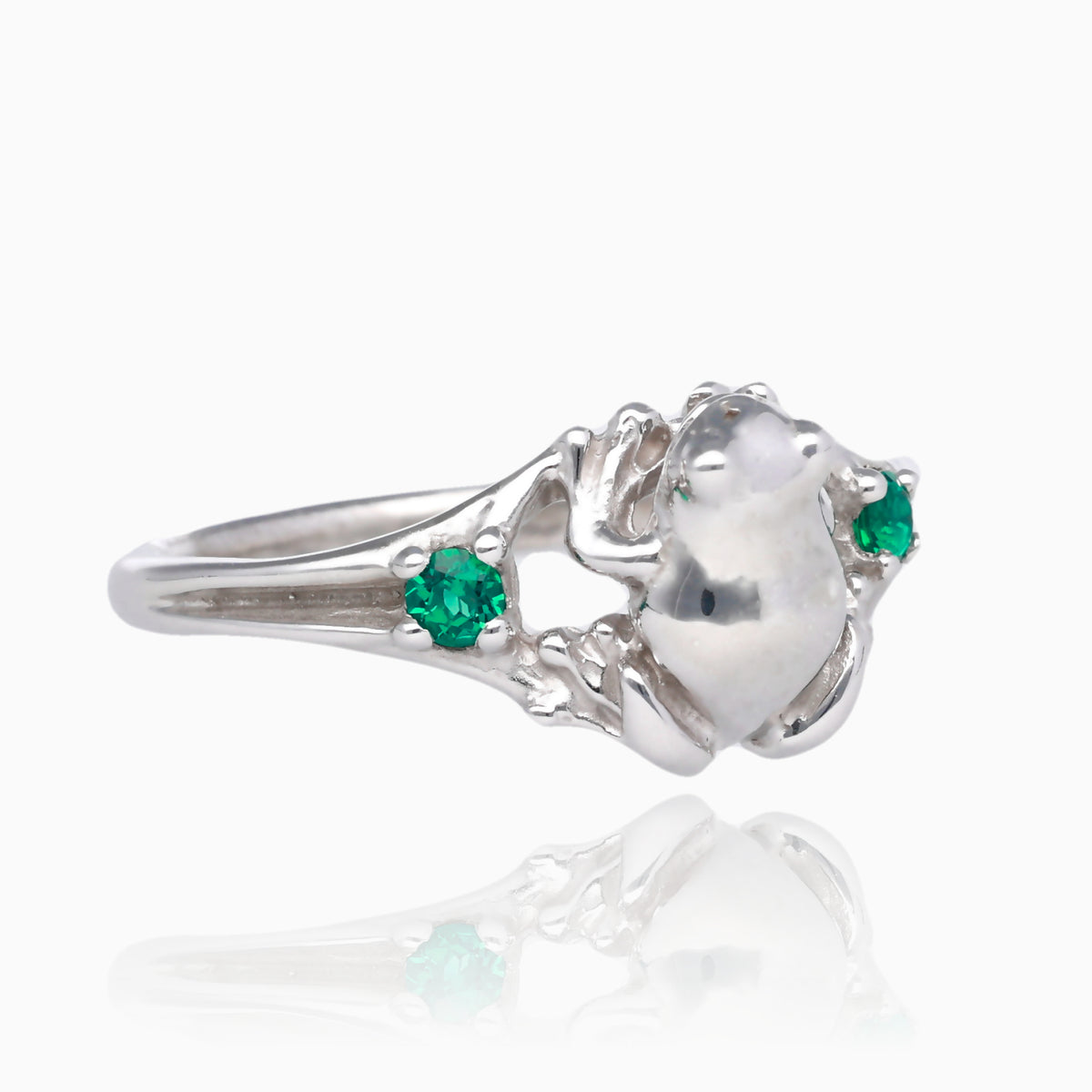 Itty Bitty Frog Ring in Silver and Emerald