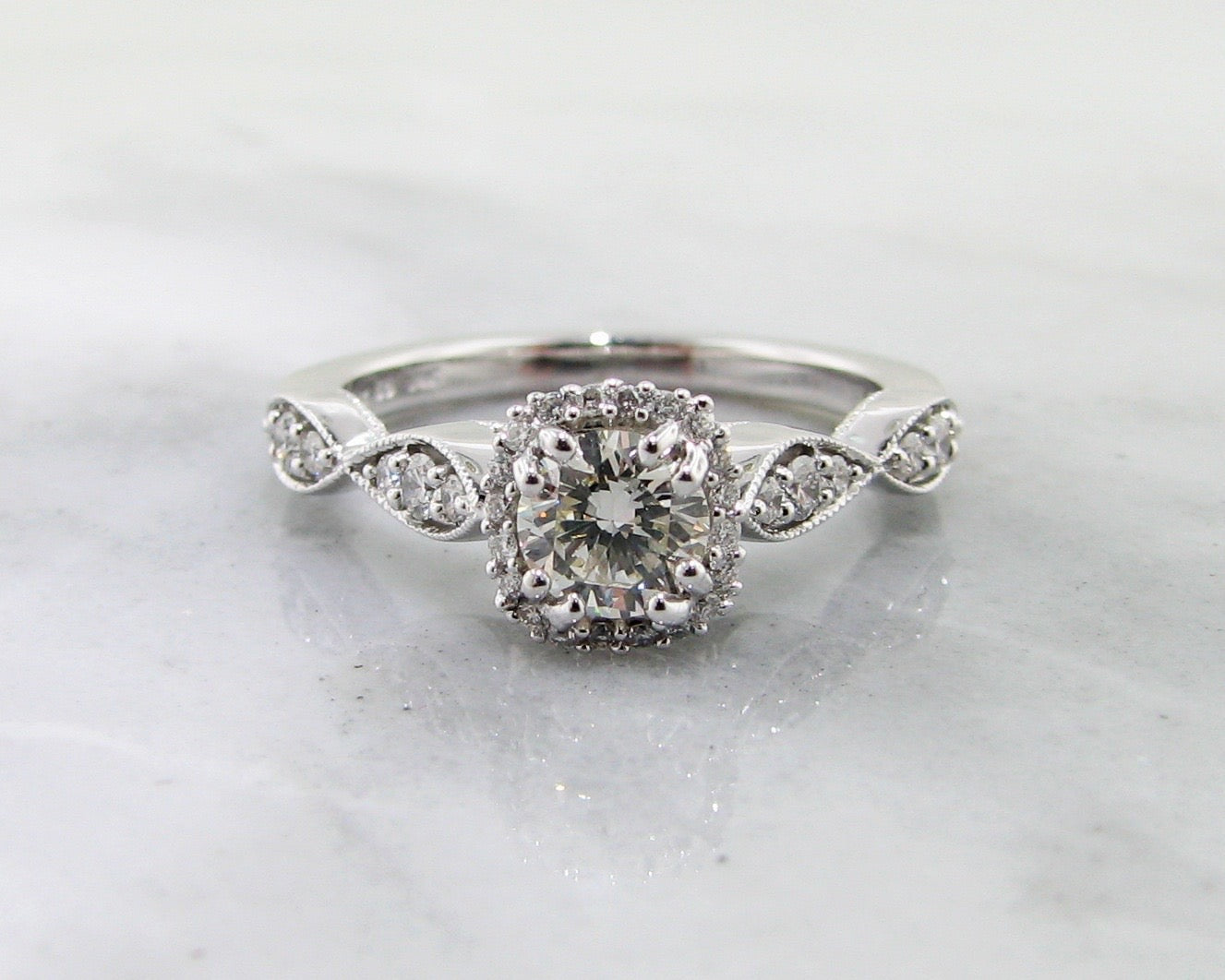 Available for sizes 6-8*Enter your finger size in purchase comments*
0.89ct TDW
14K White Gold