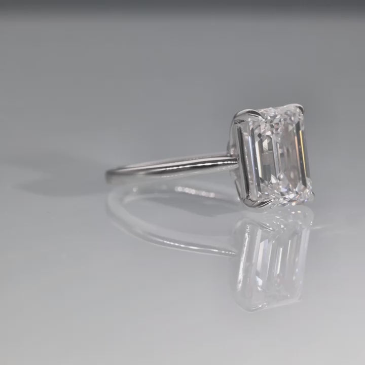 In Walks the Queen Diamond Ring