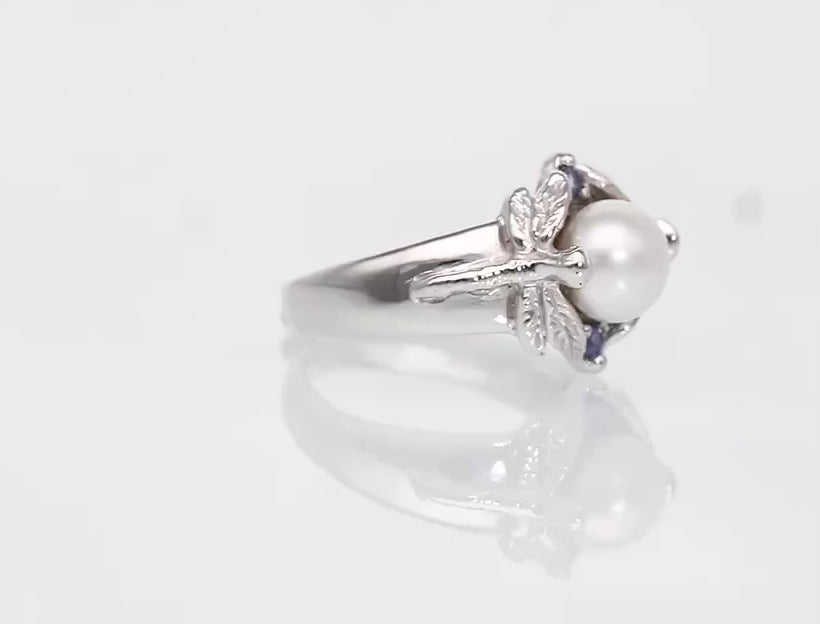 Dewdrop Pearl Ring with Twin Dragonflies