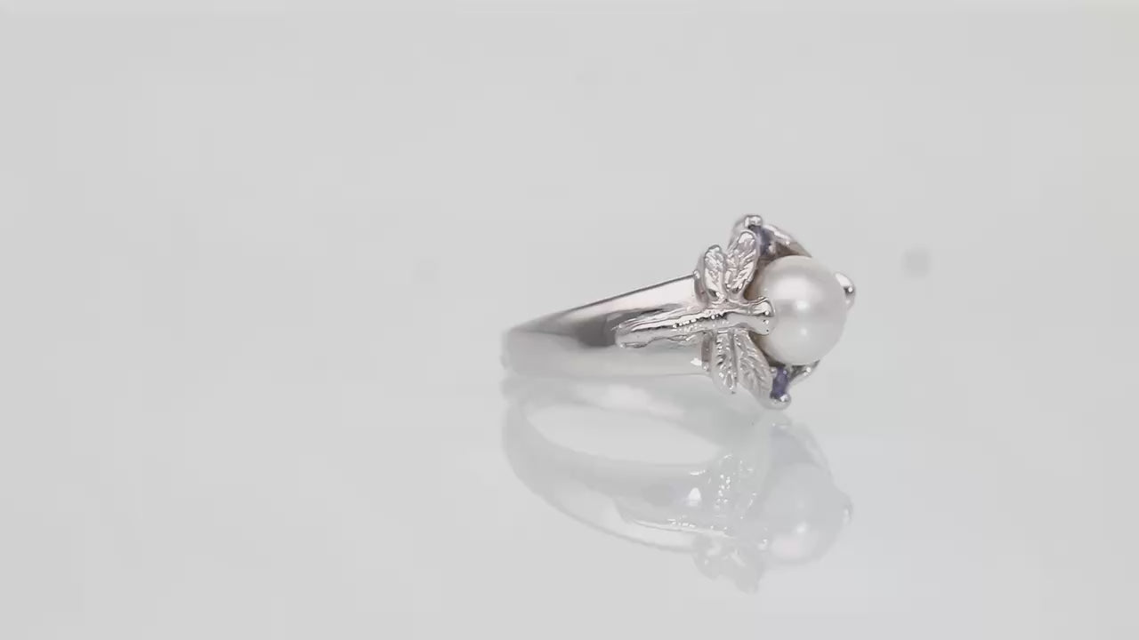 Dewdrop Pearl Ring with Twin Dragonflies
