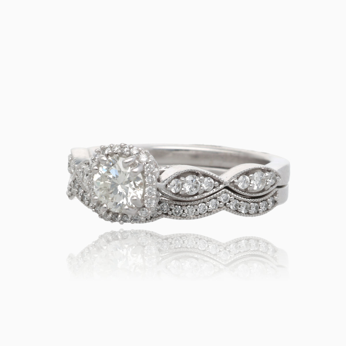 Available for sizes 6-8*Enter your finger size in purchase comments*
0.89ct TDW
14K White Gold