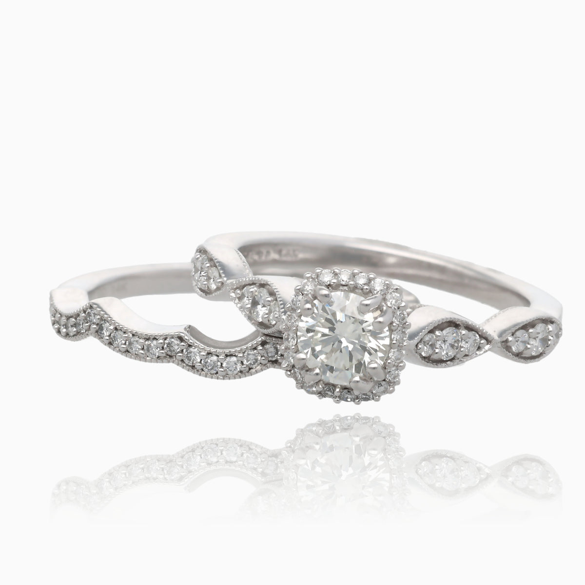Available for sizes 6-8*Enter your finger size in purchase comments*
0.89ct TDW
14K White Gold