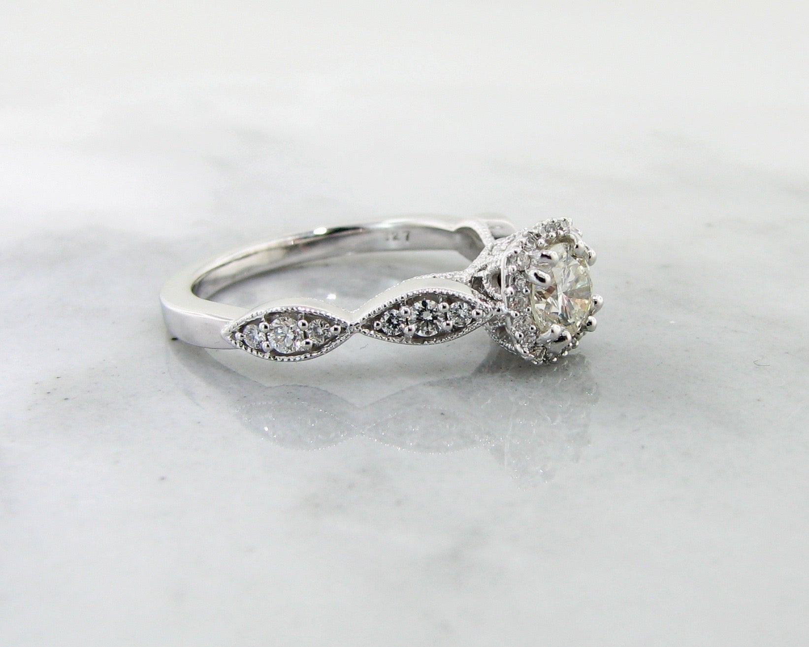 Available for sizes 6-8*Enter your finger size in purchase comments*
0.89ct TDW
14K White Gold