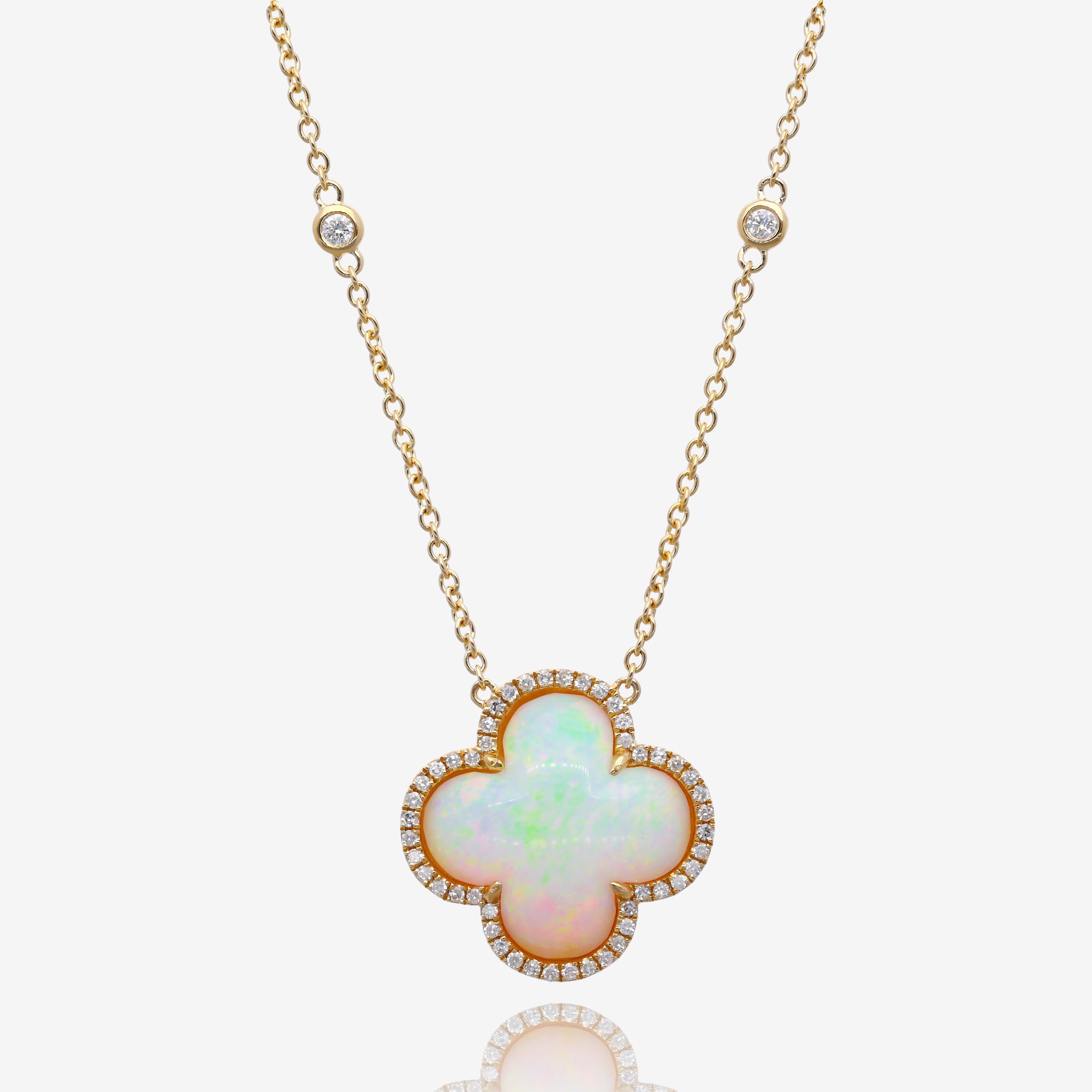 Opal Clover Radiance Pendant in Yellow Gold