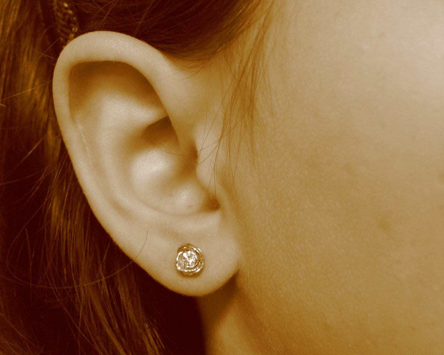 Sterling Silver
2.5mm Amethyst