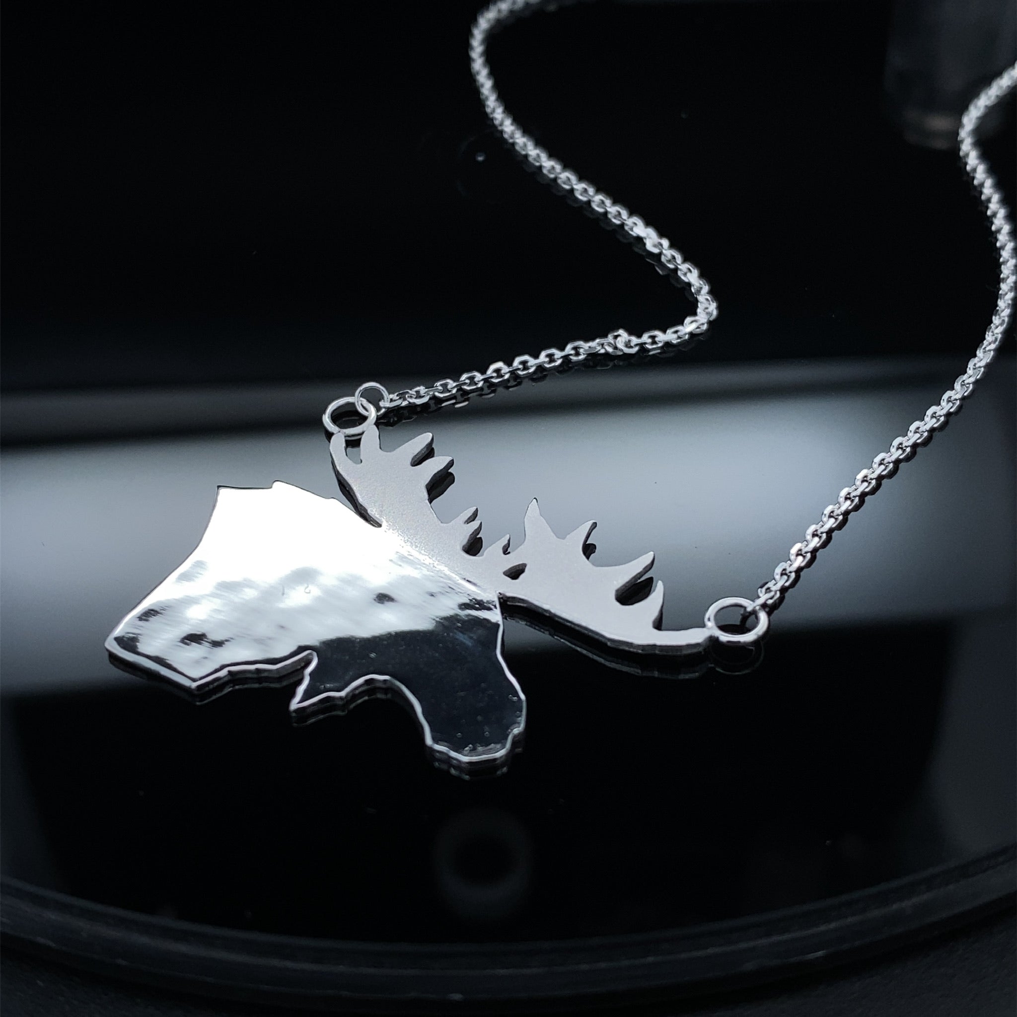 Mr. Moose Silhouette Stationary Necklace in Silver