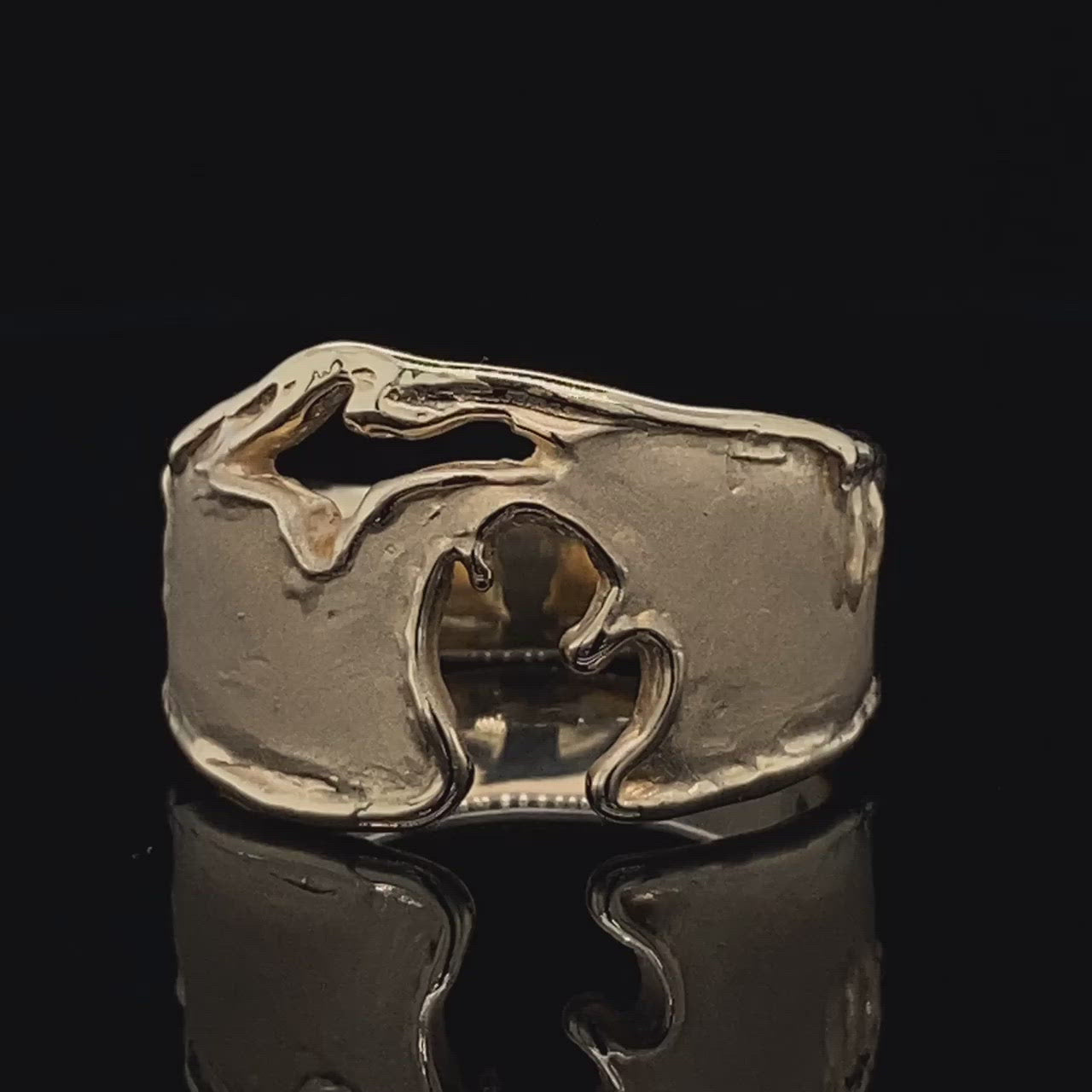 Rustic Michigan Coastline Ring in Yellow Gold