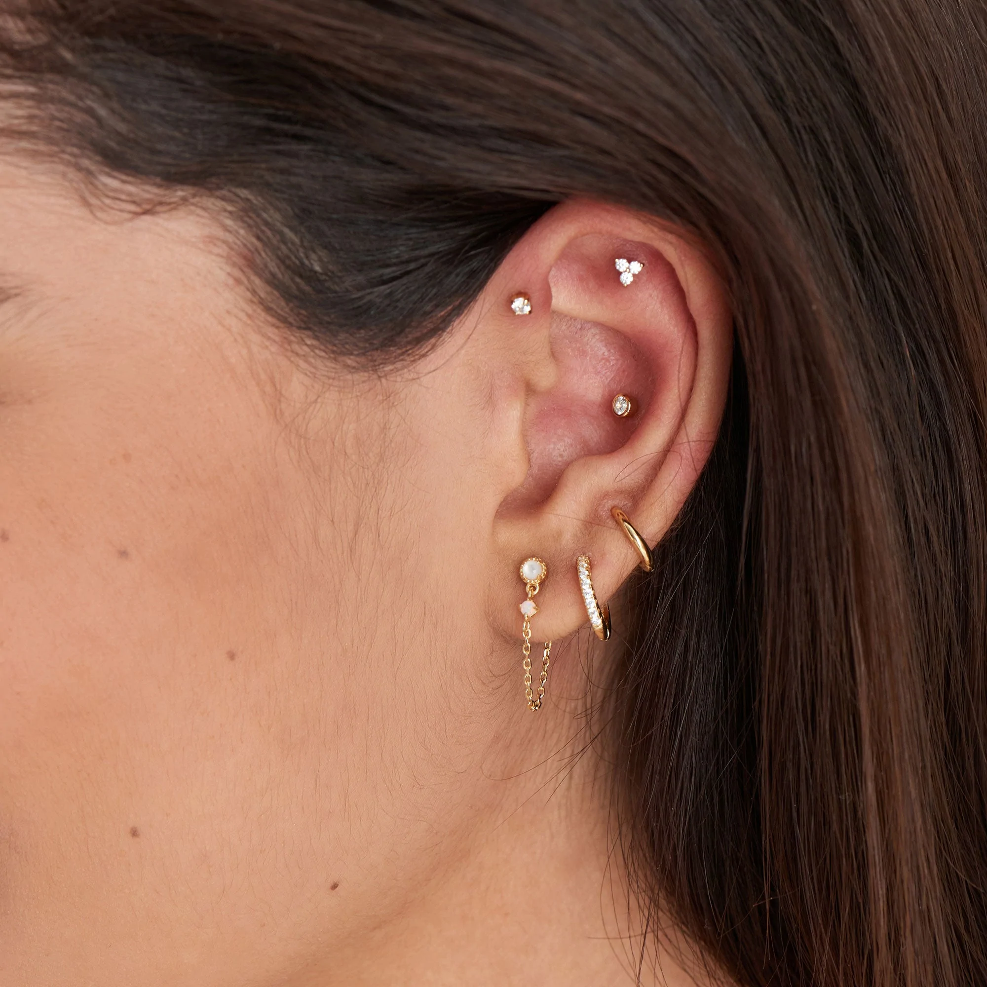 GOLD SPHERE BARBELL SINGLE EARRING