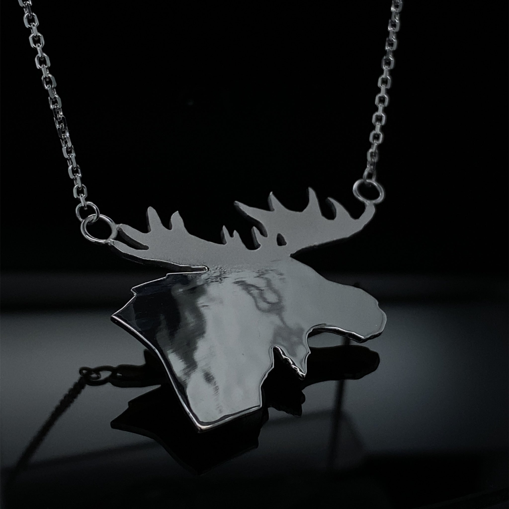 Mr. Moose Silhouette Stationary Necklace in Silver