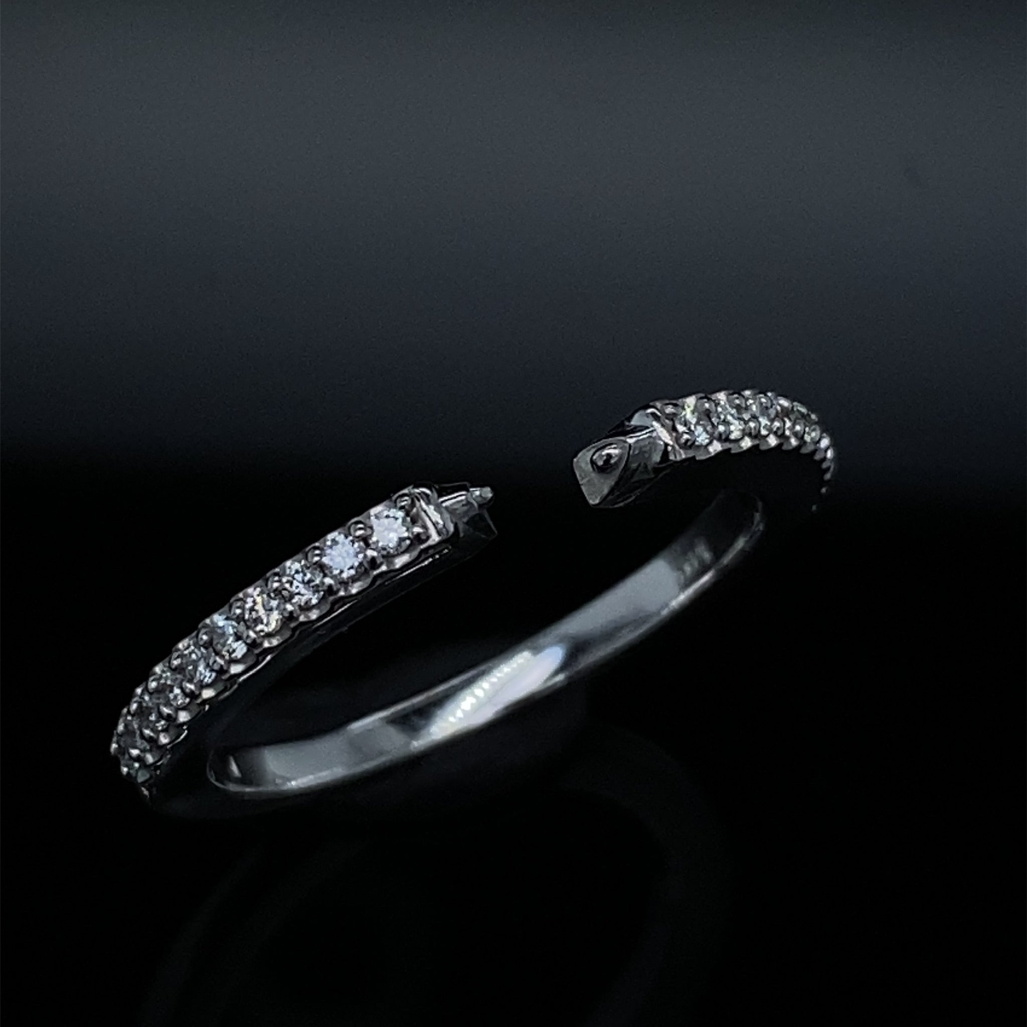 1/6ct Minimalist Open Split Diamond Ring