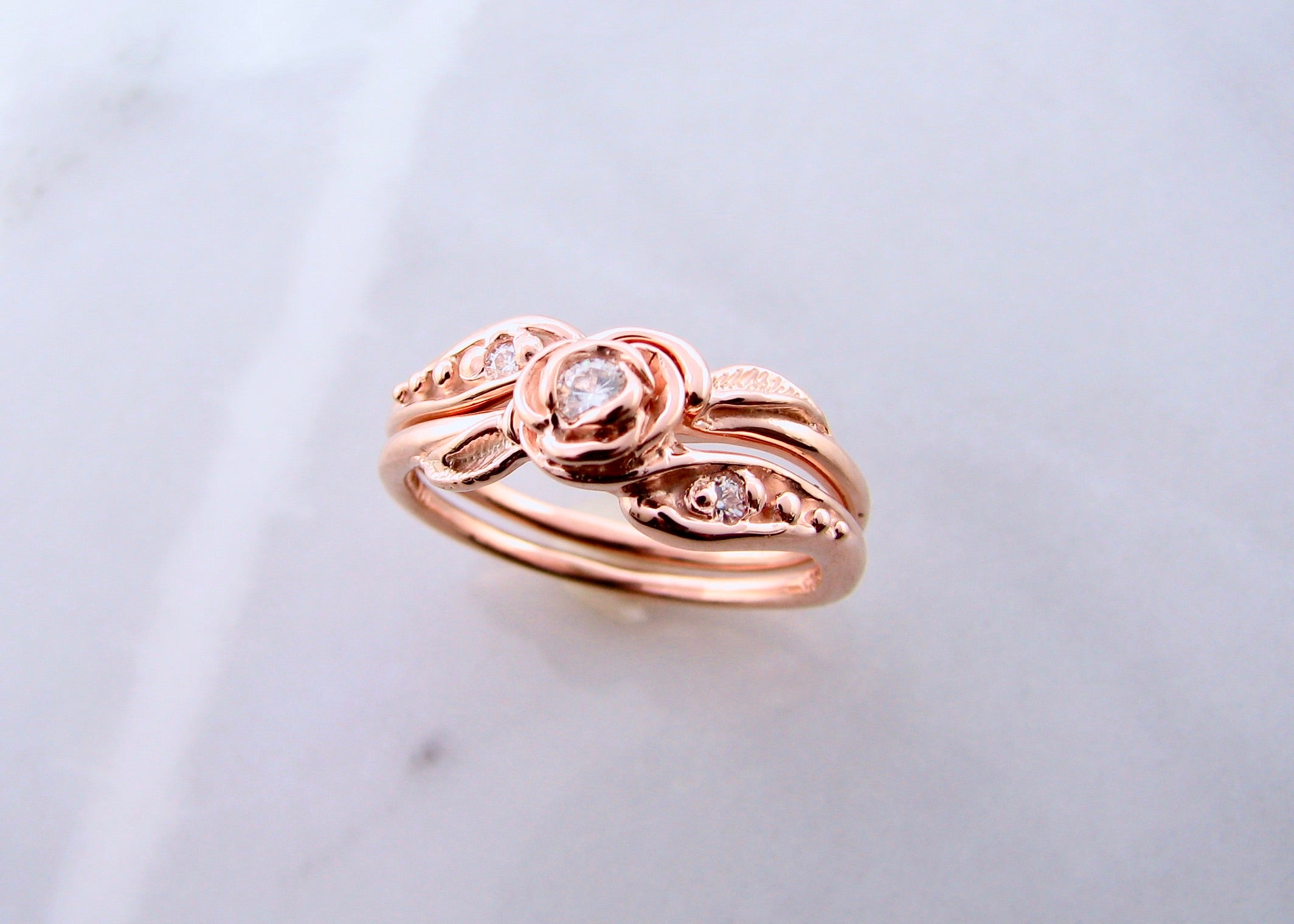 signature-rose-tea-rose-wedding-ring-set-wexford-jewelers