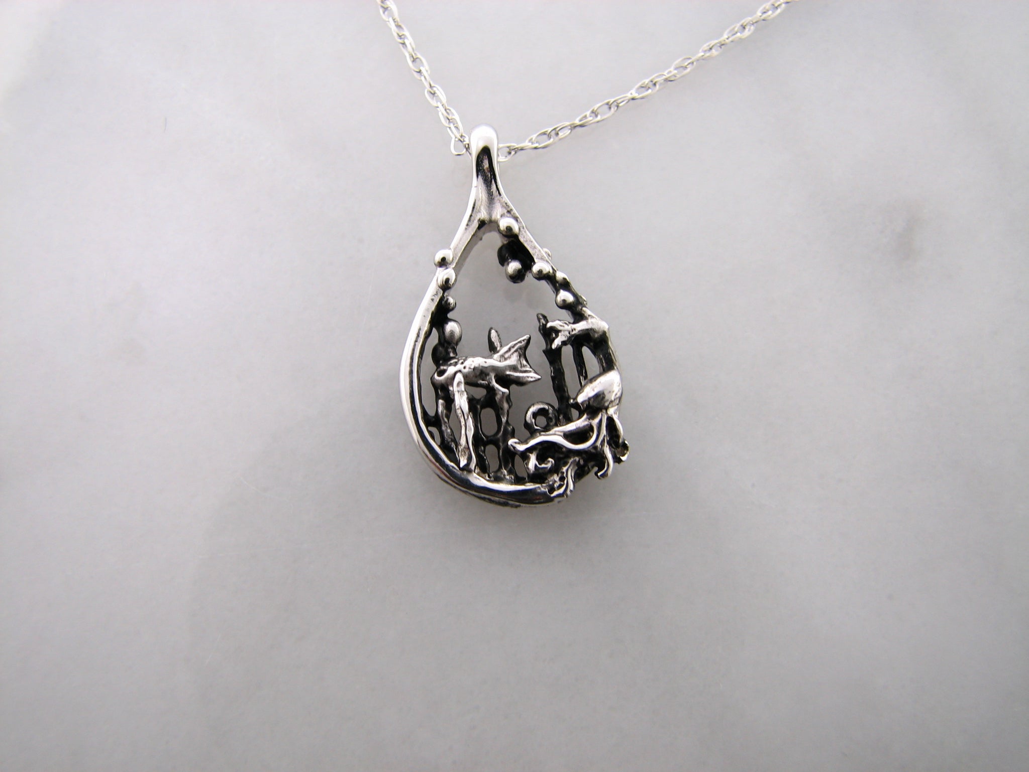 ocean-scene-mini-pendant-silver-necklace