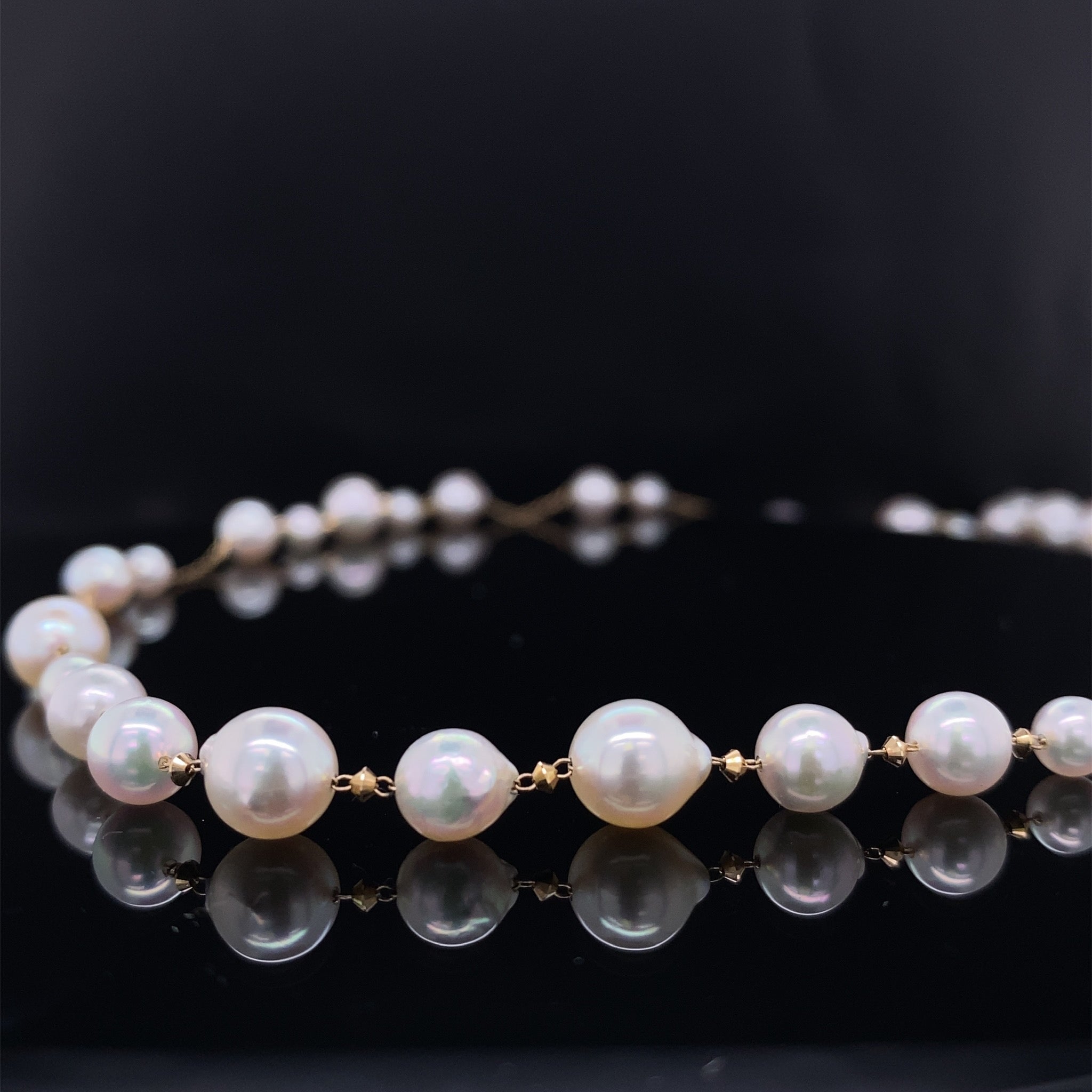 Sparkling Faceted Gold Adorned Pearls And Chain
