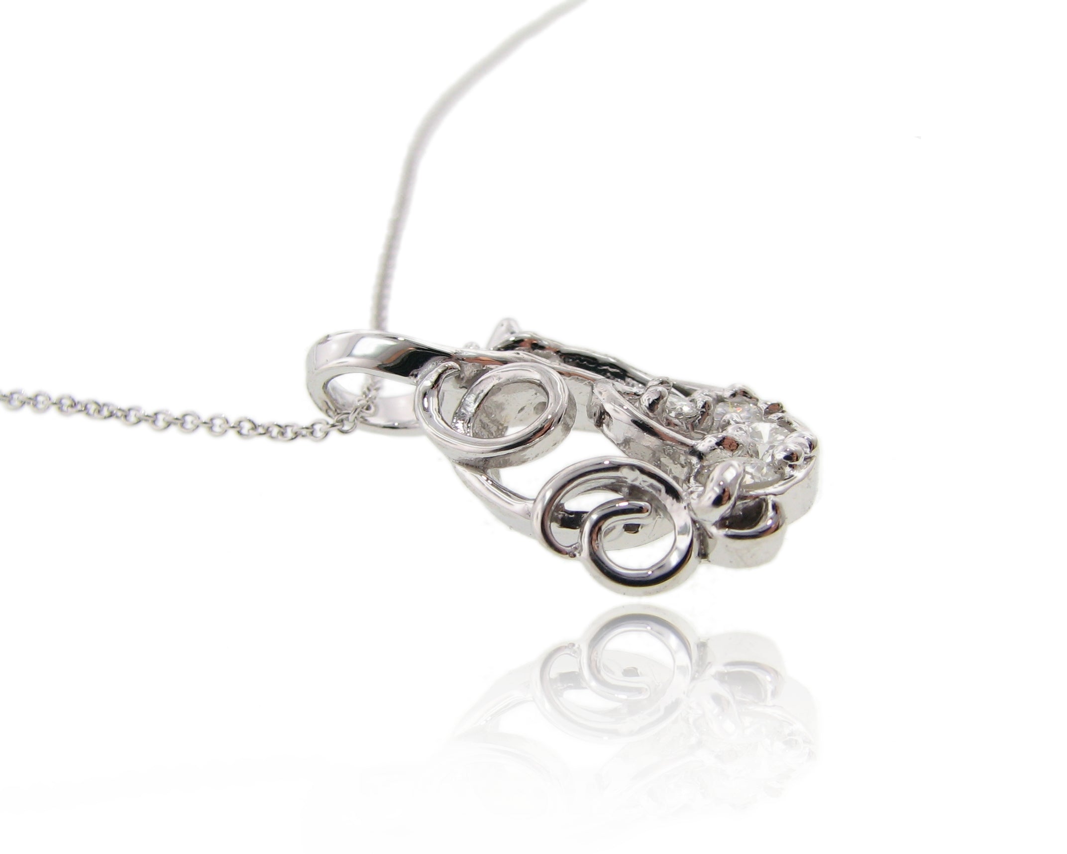 Sea Wind Pendant, White Gold & Diamond