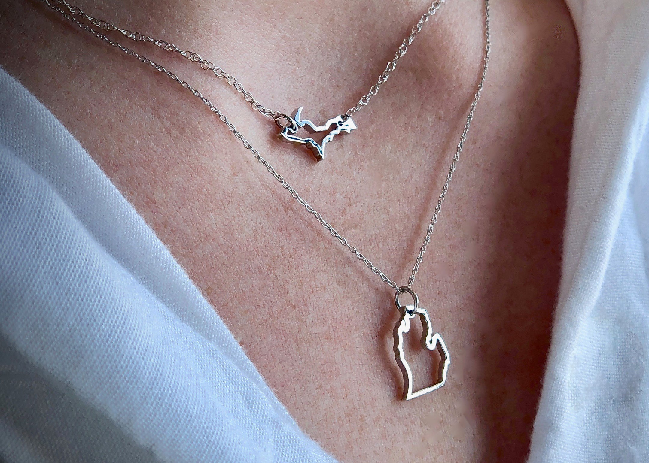 michigan-upper-lower-peninsulas-necklaces-layered-yellow-gold