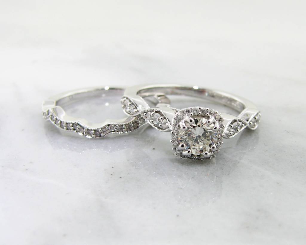 Available for sizes 6-8*Enter your finger size in purchase comments*
0.89ct TDW
14K White Gold