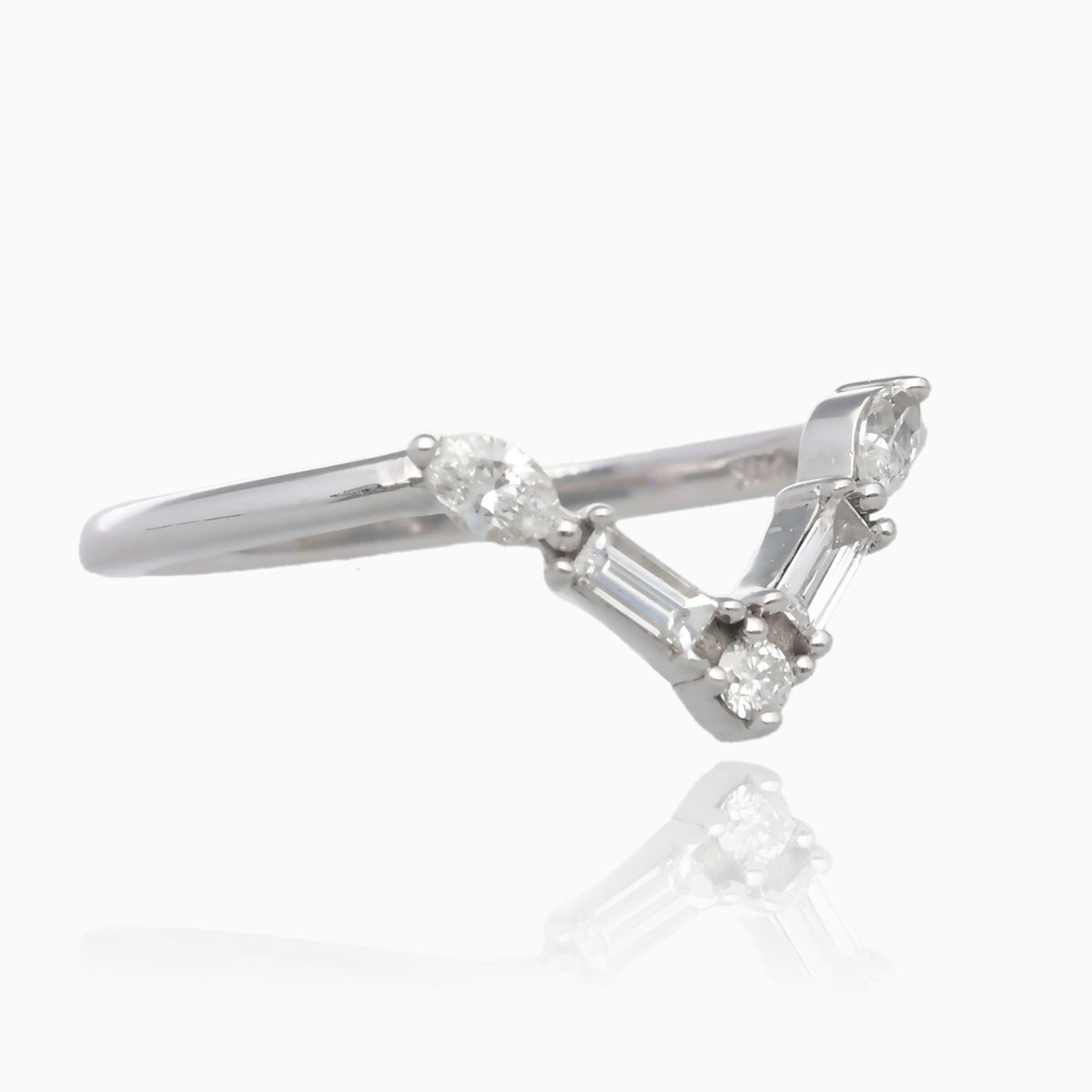 1/4ct Minimalist Multi Stone Diamond V Ring