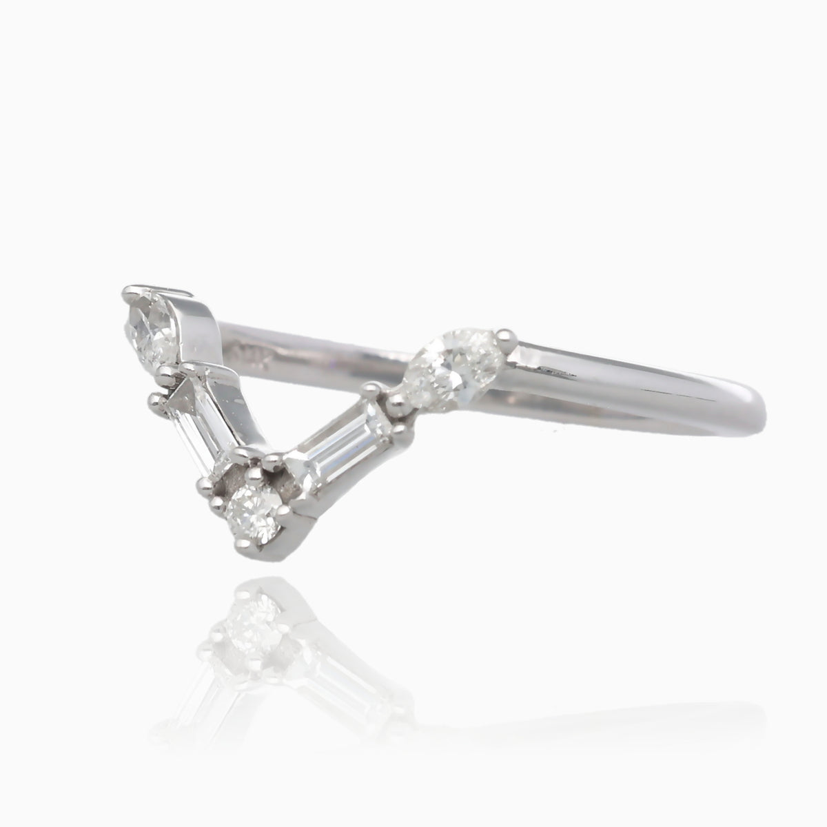 1/4ct Minimalist Multi Stone Diamond V Ring