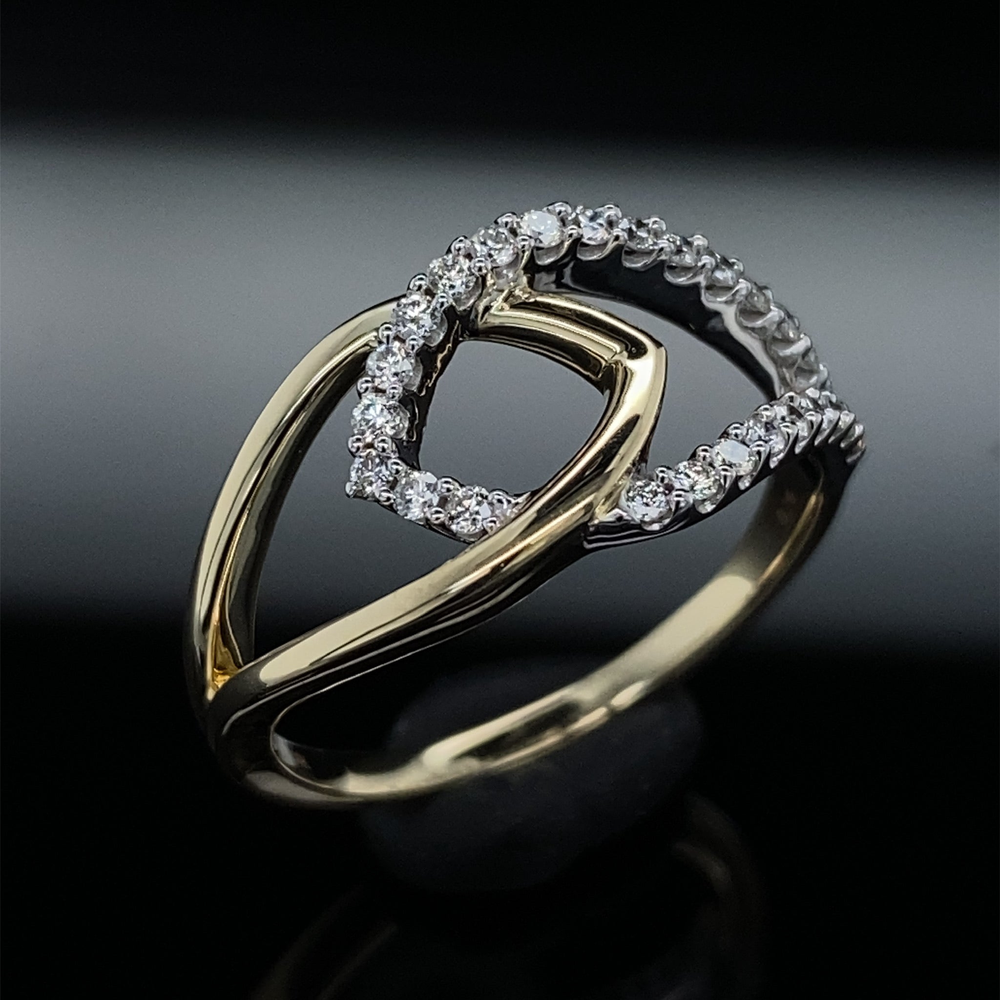 Links of Love Gold and Diamonds 1/4ct Ring