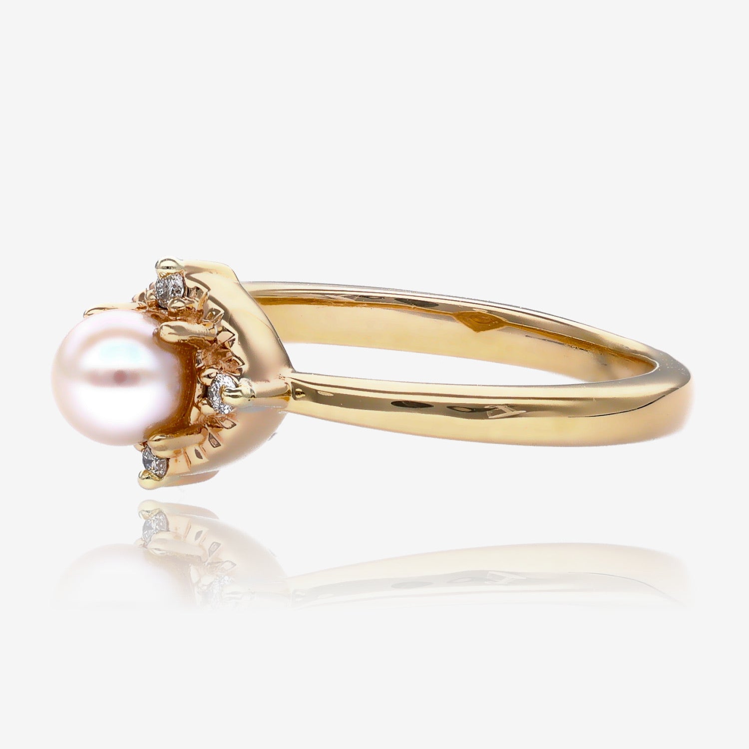 Pearl Brilliance Diamond Halo Ring Yellow Gold