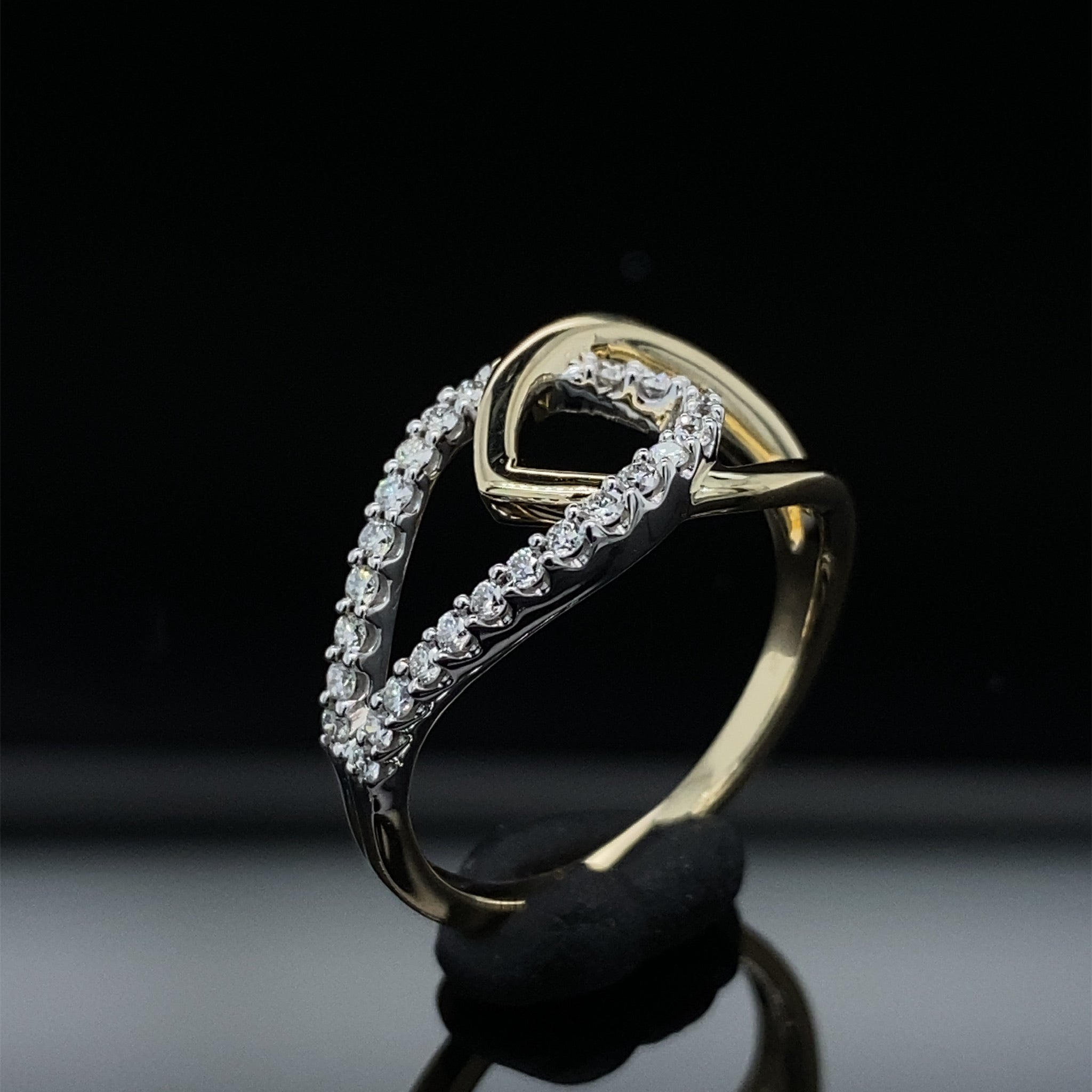 Links of Love Gold and Diamonds 1/4ct Ring