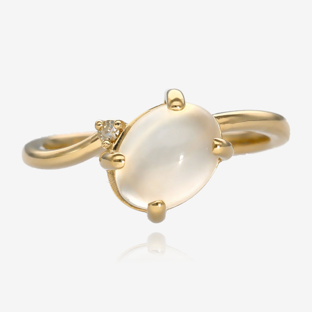 Moonstone Shimmer Yellow Gold Ring