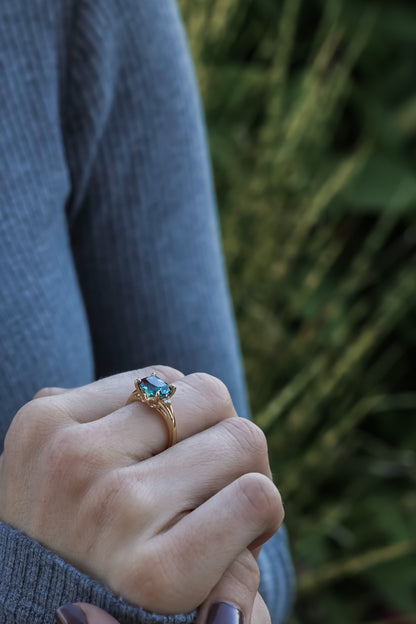 Deep Waters Alexandrite Ring in Yellow Gold