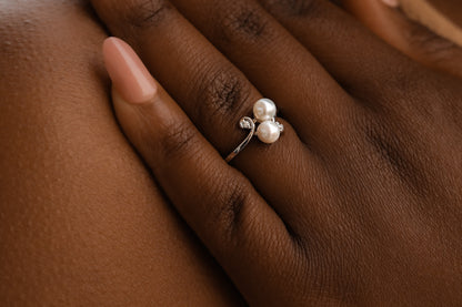 Twin Pearls Classic Ring in Silver