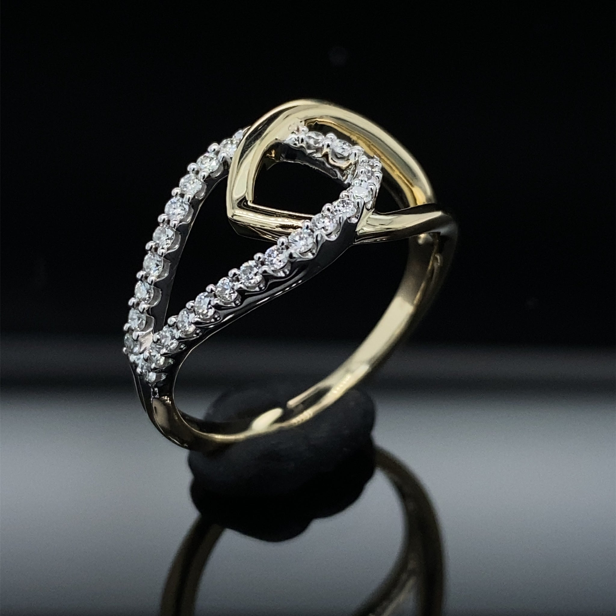 Links of Love Gold and Diamonds 1/4ct Ring