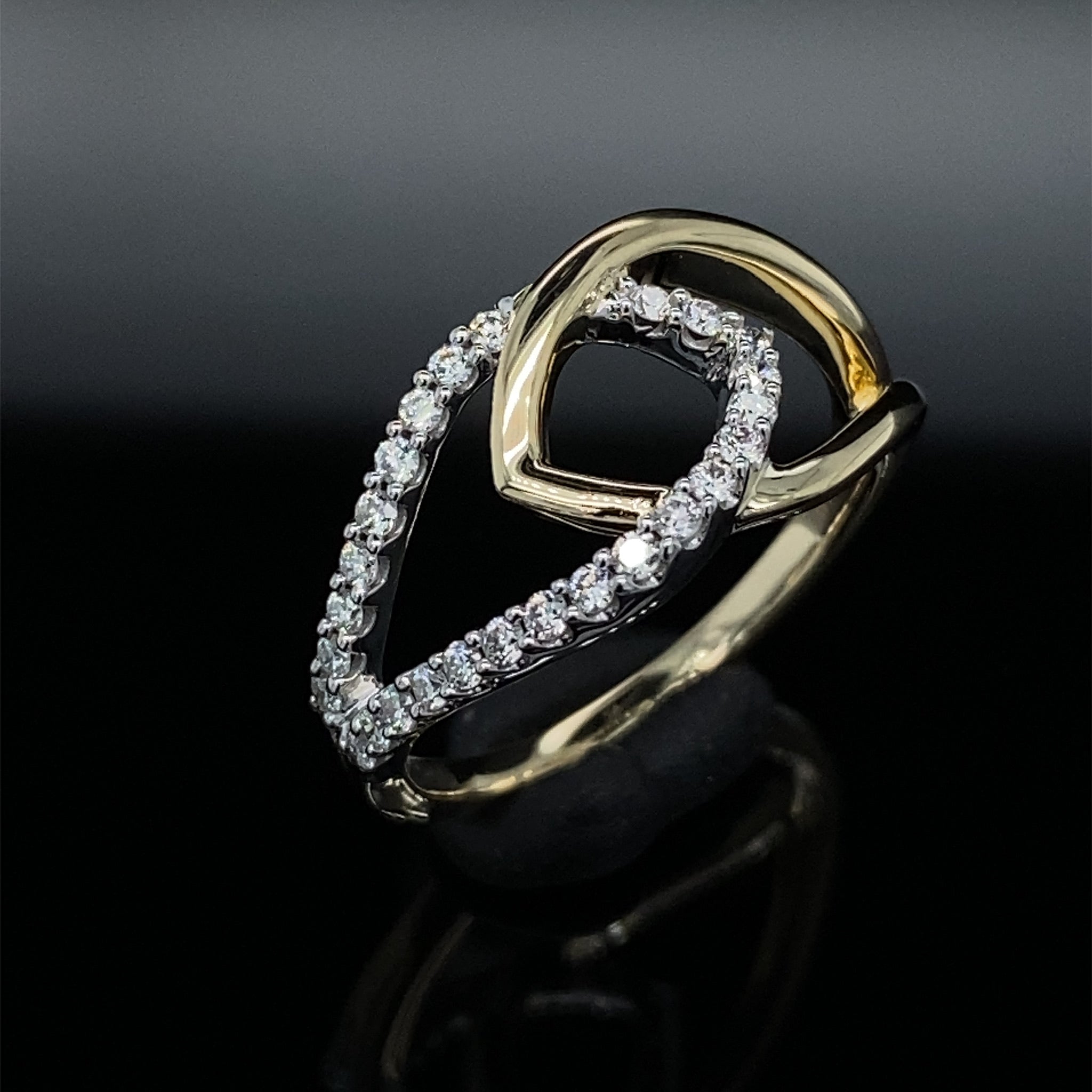 Links of Love Gold and Diamonds 1/4ct Ring