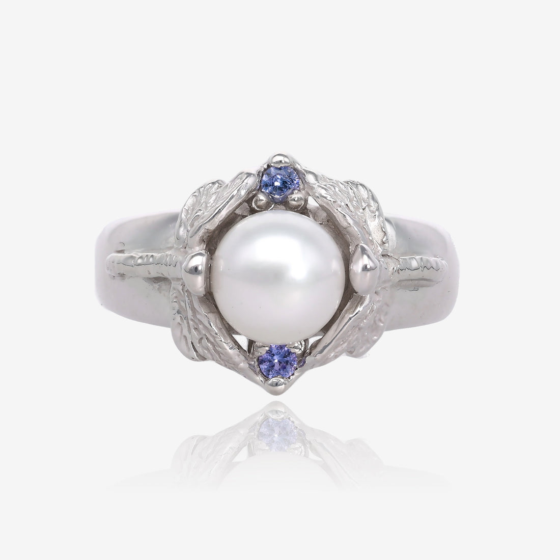 Dewdrop Pearl Ring with Twin Dragonflies