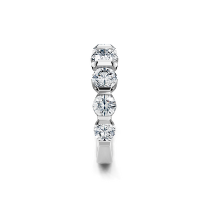 Graduated Brilliant White Gold Diamond Band