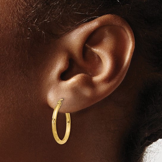 10k Satin and Diamond-cut 2mm Round Tube Hoop Earrings