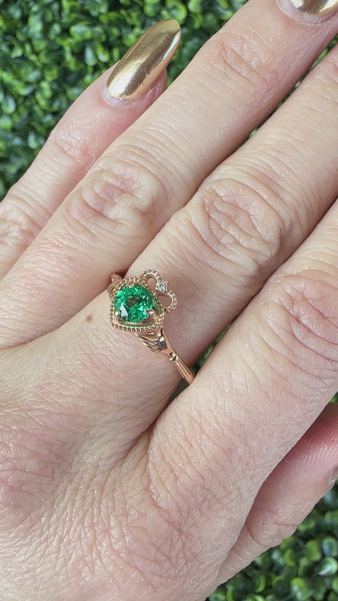 .015TDW 14K RG Lab Emerald Claddah Ring