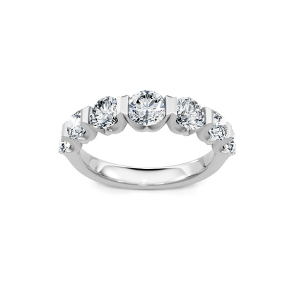 Graduated Brilliant White Gold Diamond Band