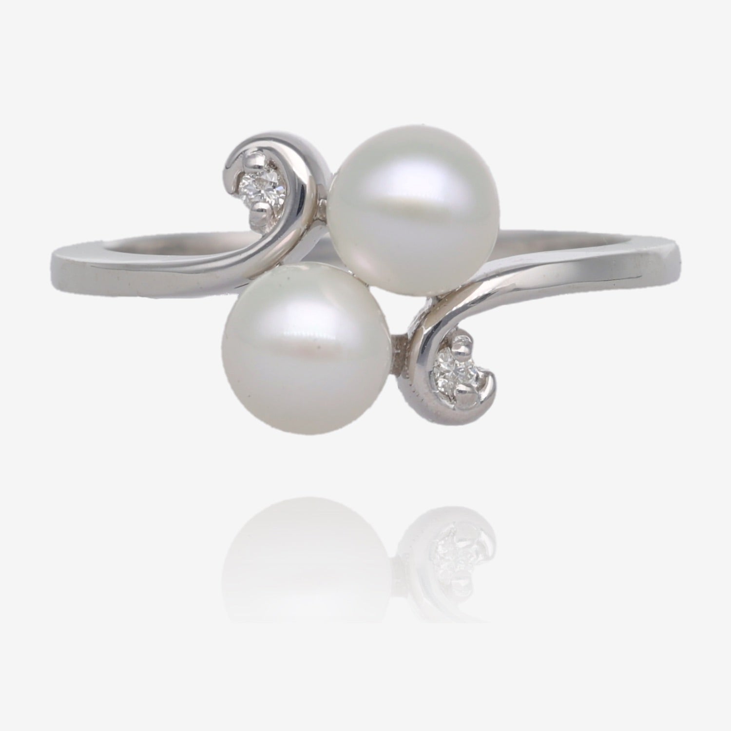 Twin Pearls Classic Ring in Silver