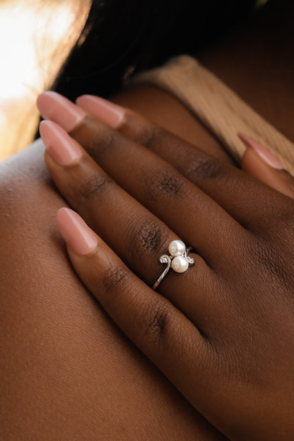 Twin Pearls Classic Ring in Silver