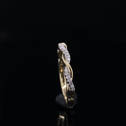 Shining Twist White Gold Diamond Ring