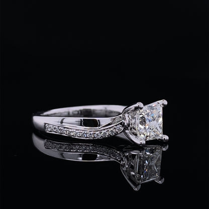 Brilliant Twist 1ct Princess Cut Wedding Ring