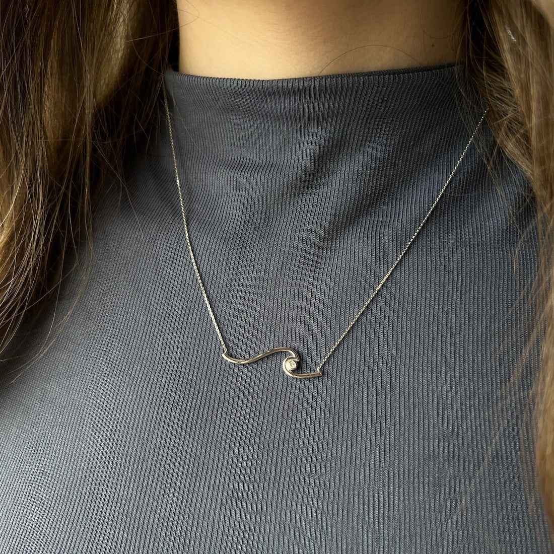 WAVE w/3PT DIAMOND ACCENT ADJ NECK (2.4g)