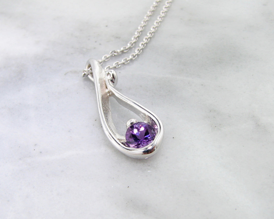 Sterling Silver
4.5mm Amethyst